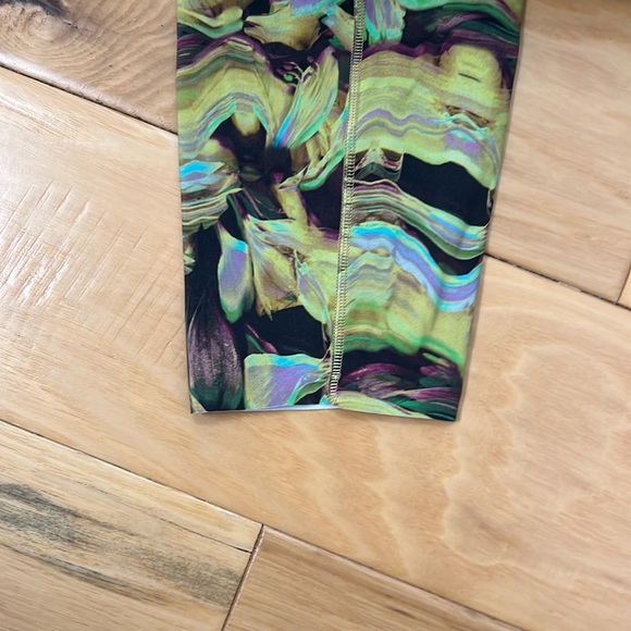 Fast and Free LuLulemon tights - Picture 2 of 4